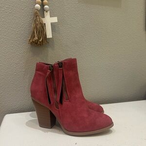 NEVER WORN Women's Suede Ankle Boots - Red